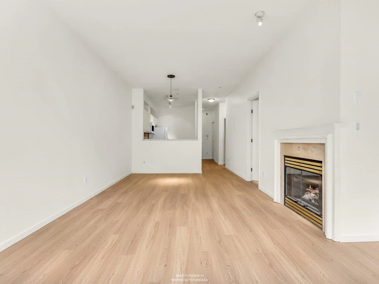 111-5800 Andrews Road, Richmond, BC, V7E 6M2 - 9