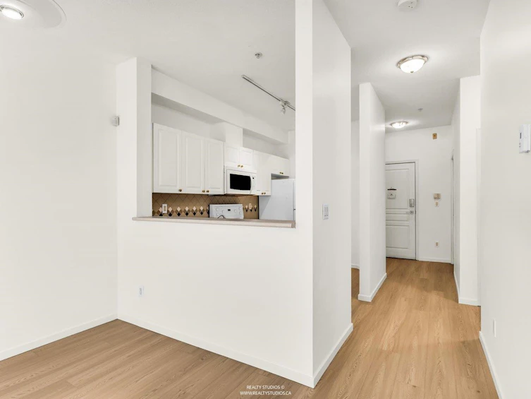 111-5800 Andrews Road, Richmond, BC, V7E 6M2 - 12