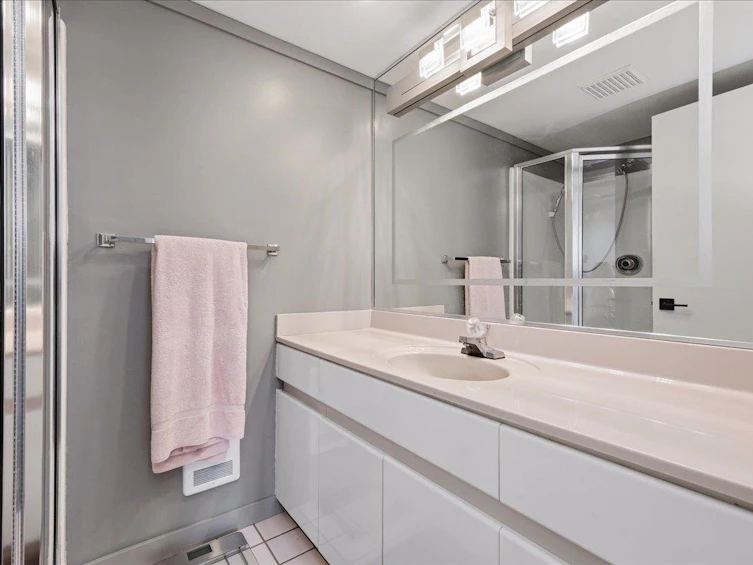 102-123 E Keith Road, North Vancouver, BC, V7L 1V1 - 34
