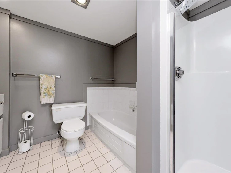 102-123 E Keith Road, North Vancouver, BC, V7L 1V1 - 28