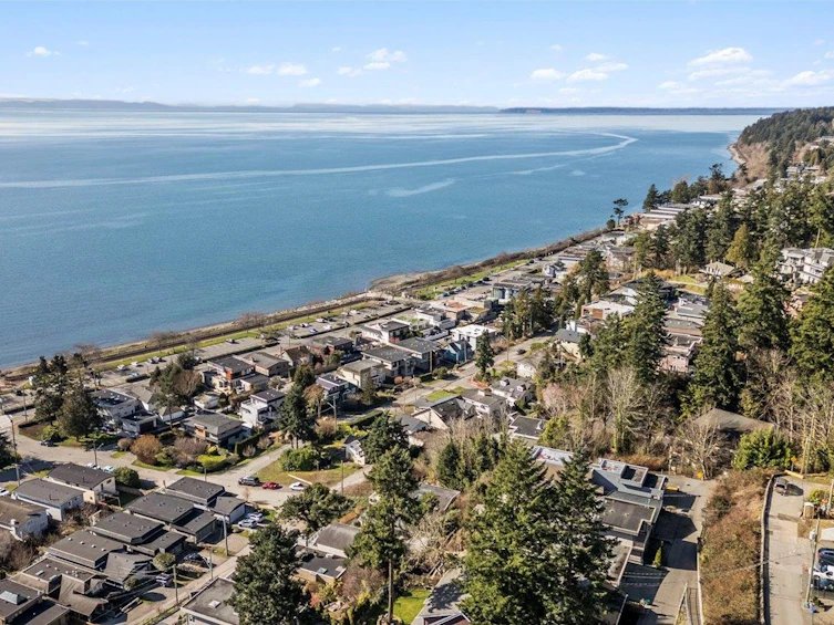 14667 W Beach Avenue, Surrey, BC, V4B 2T9 - 2