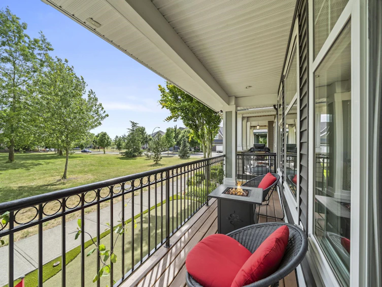 19482 71 Avenue, Surrey, BC, V4N 5Y7 - 2