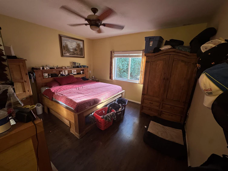 6693 Canada Way, Burnaby, BC, V5E 3P9 - 6