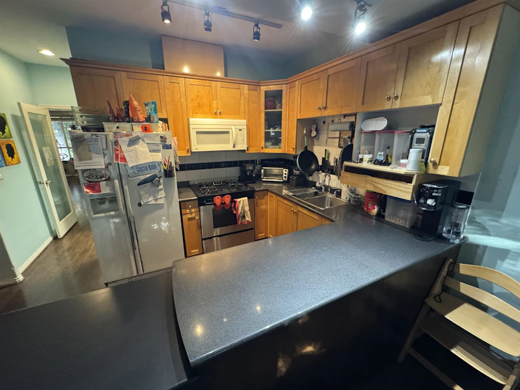 6693 Canada Way, Burnaby, BC, V5E 3P9 - 10