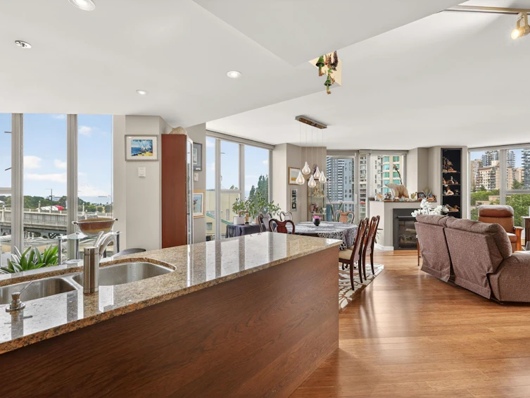 1005-1000 Beach Avenue, Vancouver, BC, V6E 4M2 - 5