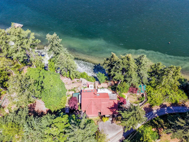 7911 Bedwell Drive, Pender Island, BC, V0N 2M2 - 2