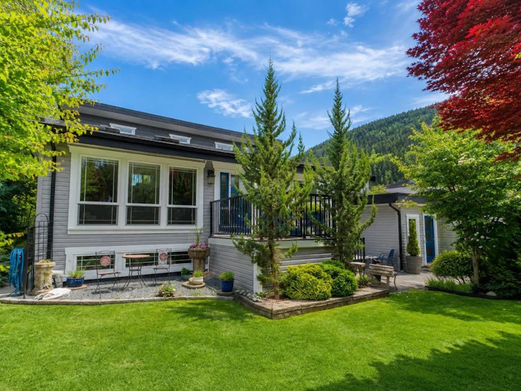 474 Alder Avenue, Harrison Hot Springs, BC, V0M 1K0