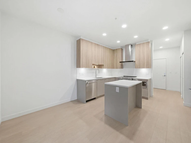 418-7588 16th Street, Burnaby, BC, V3N 0H8 - 6