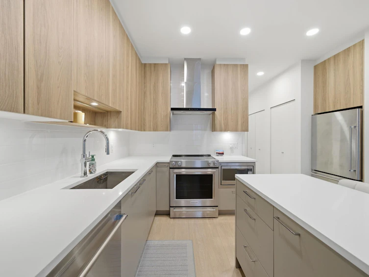 418-7588 16th Street, Burnaby, BC, V3N 0H8 - 3