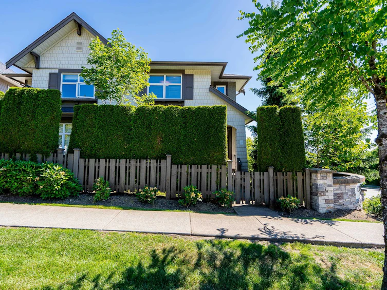10-3400 Devonshire Avenue, Coquitlam, BC, V3E 0L1 - 2