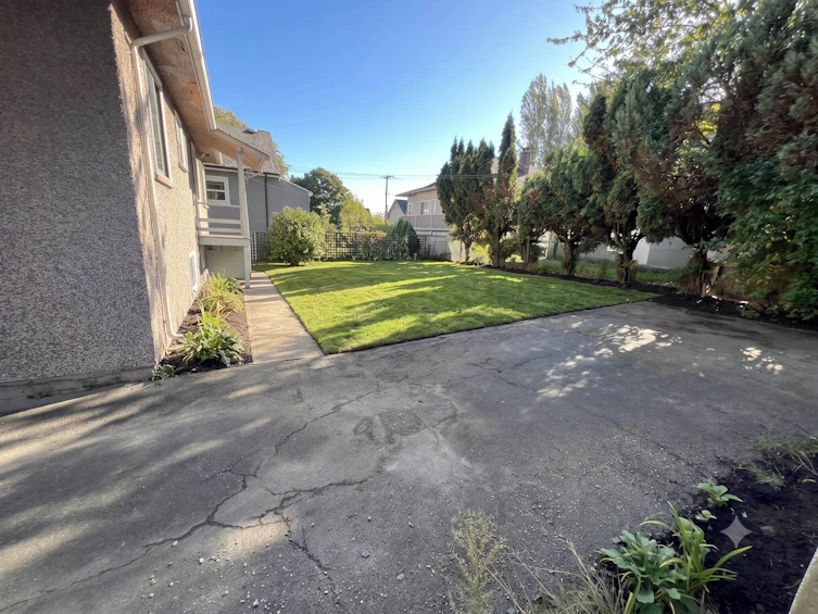360 E 24th Avenue, Vancouver, BC, V5V 1Z9 - 2