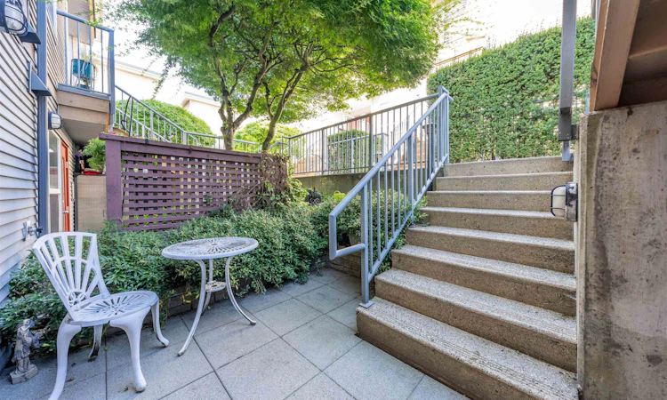 229 E 11th Avenue