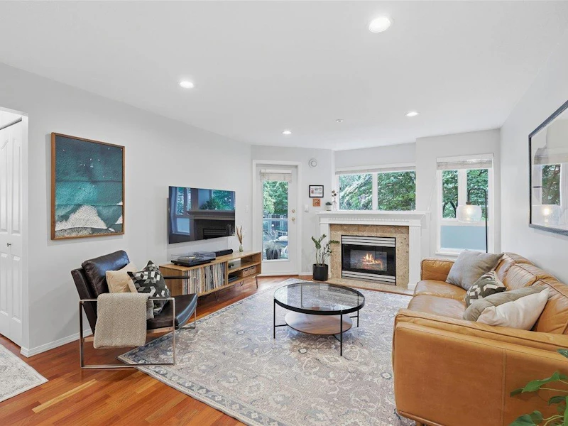202 - 1738 Frances Street, Vancouver BC V5L 1Z6