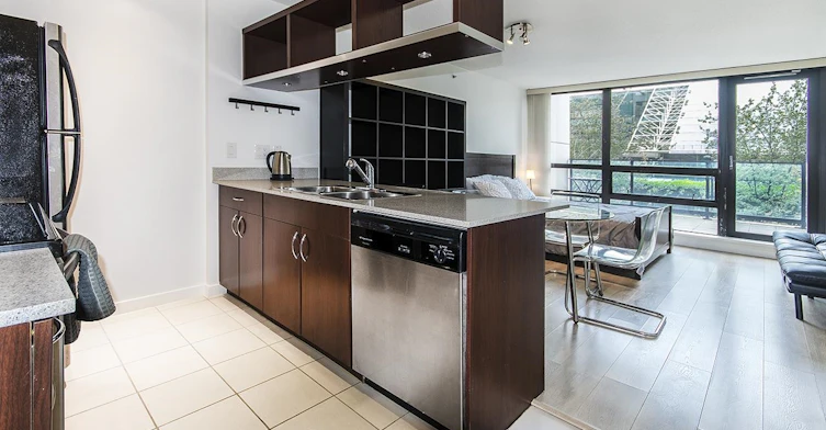 201-933 Hornby Street, Vancouver, BC, V6Z 3G4
