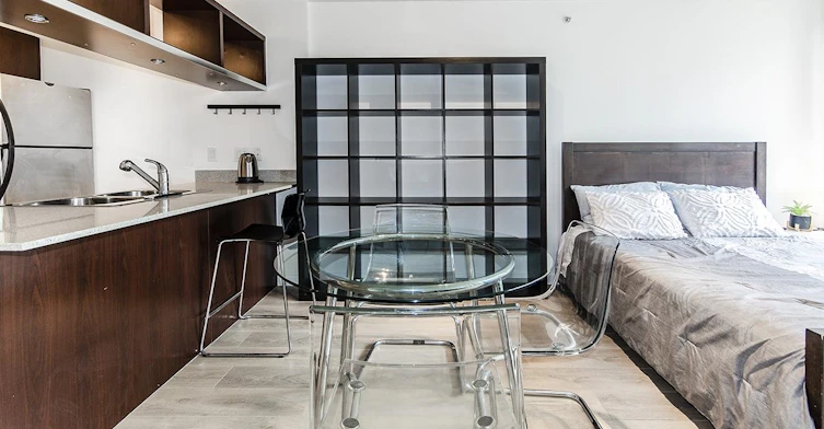 201-933 Hornby Street, Vancouver, BC, V6Z 3G4 - 3