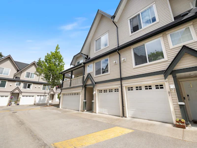 22-15355 26 Avenue - 2