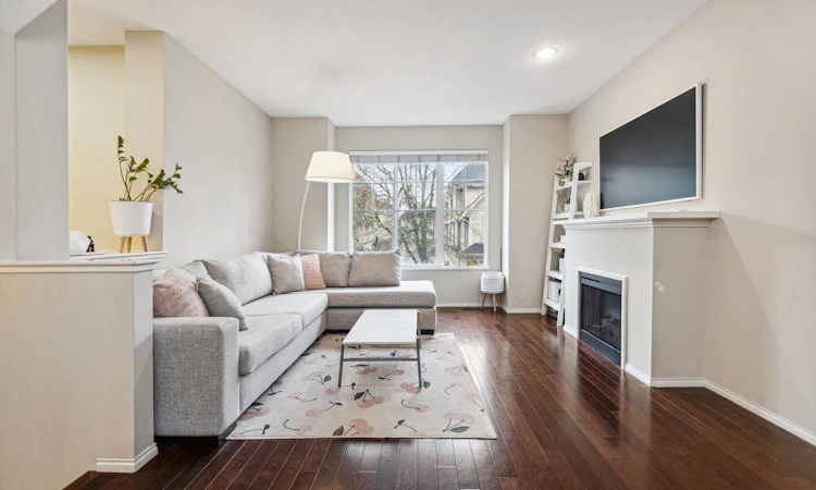 45-7233 Heather Street