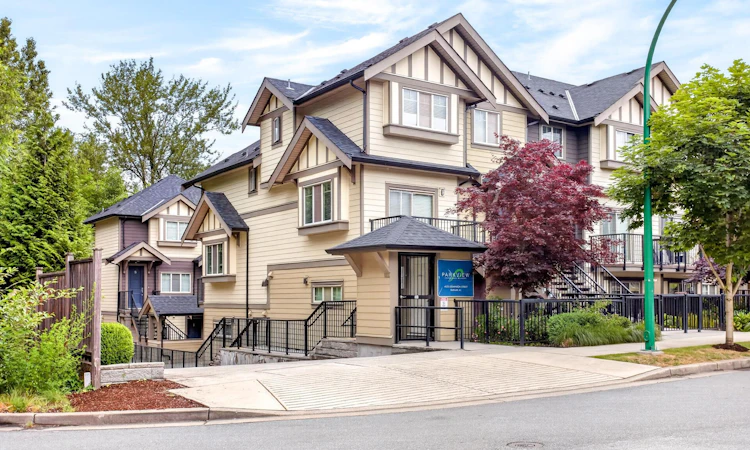 12-4033 Dominion Street