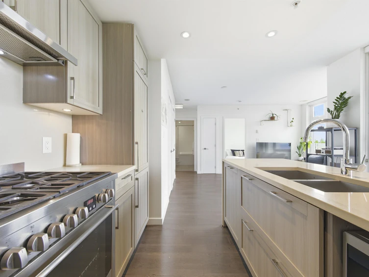 1104-5665 Boundary Road, Vancouver, BC, V5R 0E4 - 8