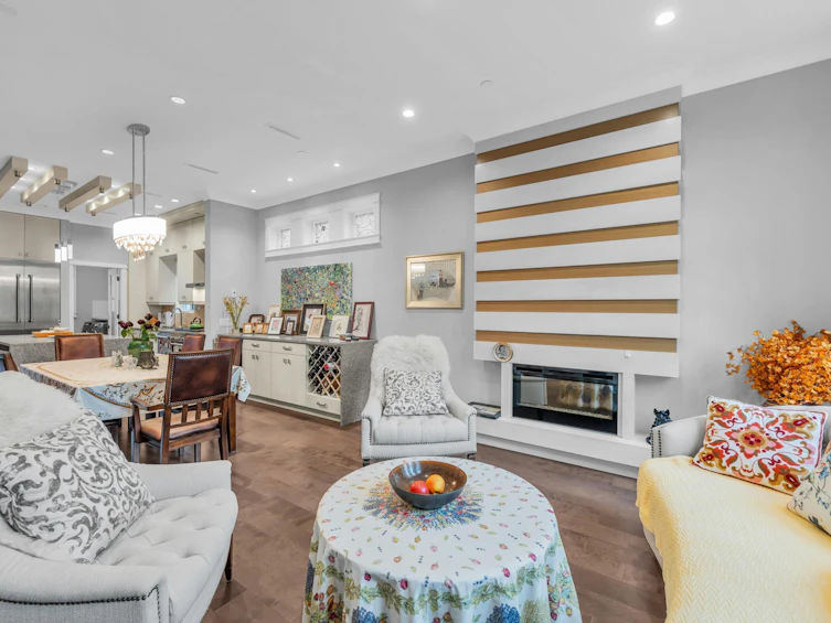 4217 W 16th Avenue, Vancouver, BC, V6R 3E5 - 6