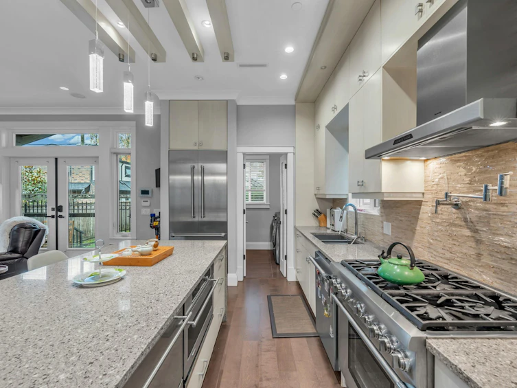 4217 W 16th Avenue, Vancouver, BC, V6R 3E5 - 14