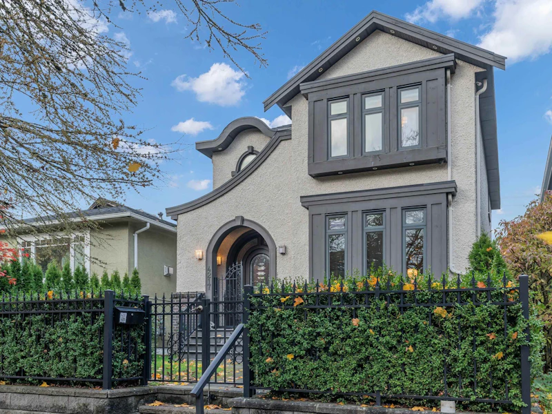 4217 W 16th Avenue, Vancouver BC V6R 3E5