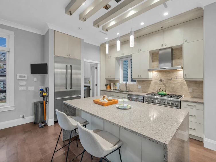 4217 W 16th Avenue, Vancouver, BC, V6R 3E5 - 13