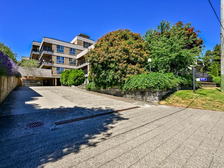 408-715 Royal Avenue, New Westminster, BC, V3M 5X4 - 3