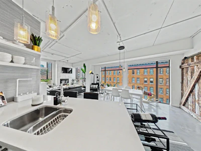 501-28 Powell Street - 4