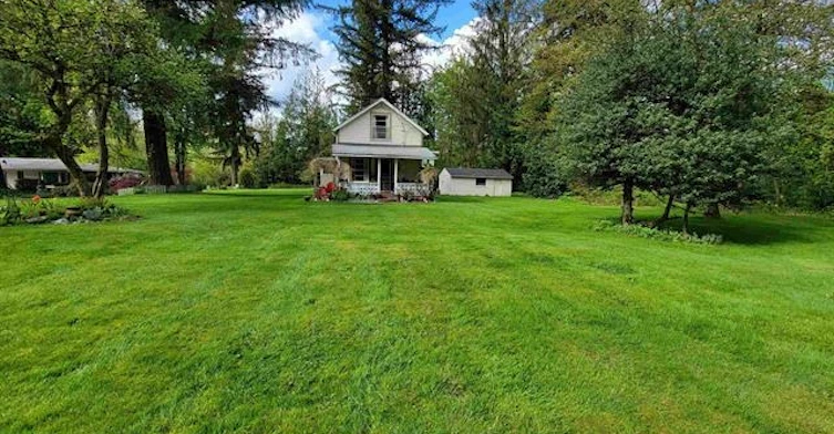 27369 Bell Avenue, Maple Ridge, BC, V2W 1R7 - 2