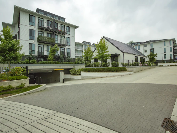 406-14968 101a Avenue, Surrey, BC, V3R 0E8 - 18