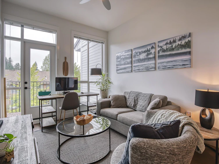 406-14968 101a Avenue, Surrey, BC, V3R 0E8