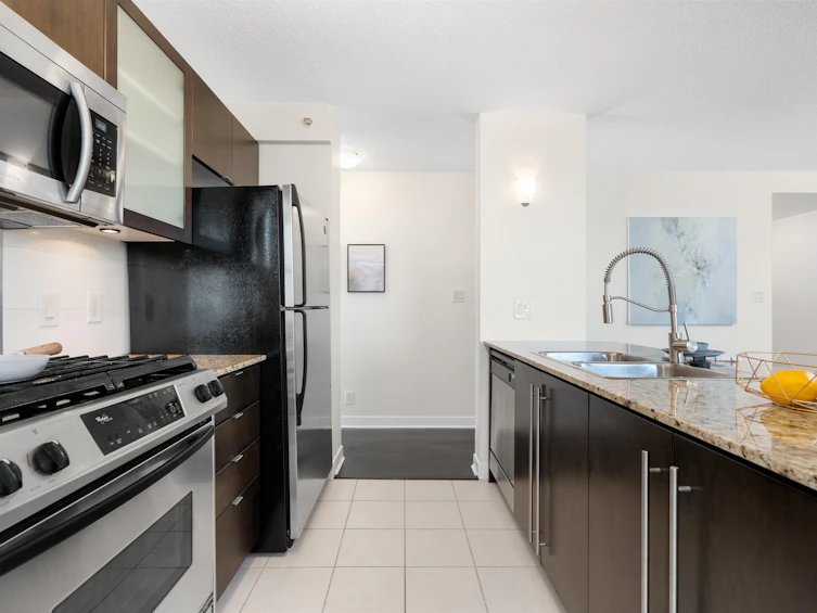 1001-7555 Alderbridge Way, Richmond, BC, V6X 4L3 - 11