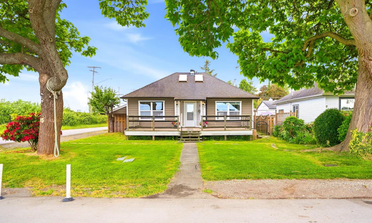 11 Catalina Crescent