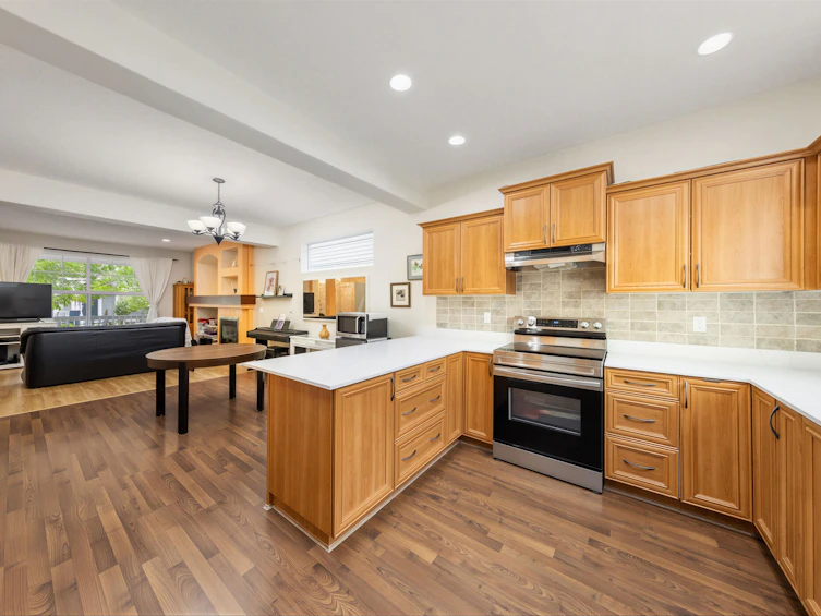 15186 61a Avenue, Surrey, BC, V3S 5J7 - 11