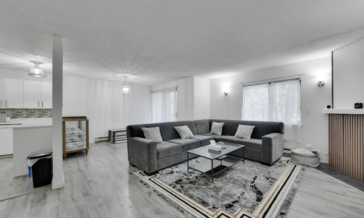 203-7064 133b Street
