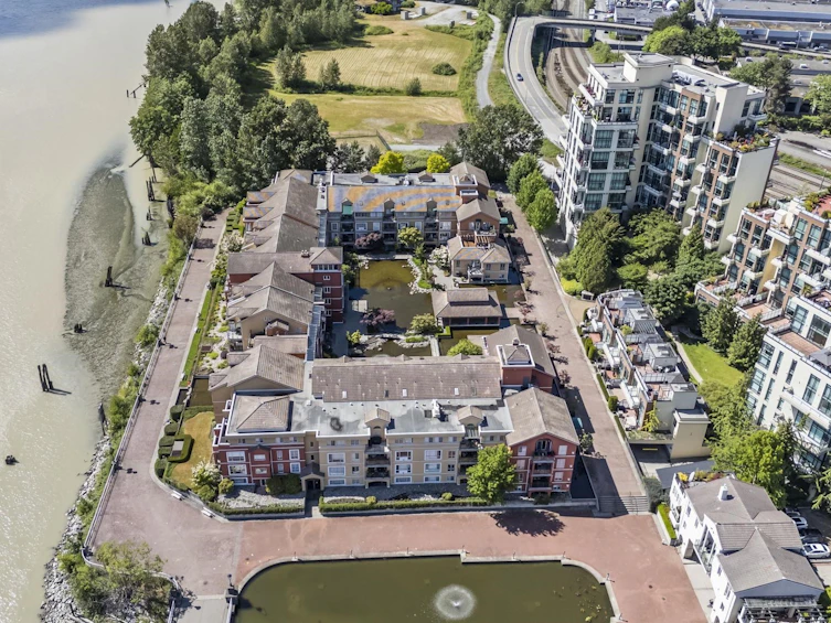 312-6 Renaissance Square, New Westminster, BC, V3M 6N8 - 32