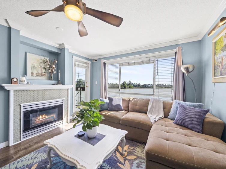 312-6 Renaissance Square, New Westminster, BC, V3M 6N8 - 5