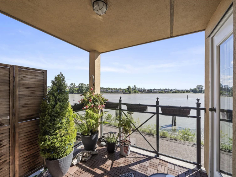 312-6 Renaissance Square, New Westminster, BC, V3M 6N8 - 12
