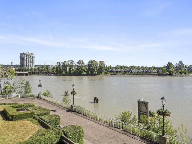 312-6 Renaissance Square, New Westminster, BC, V3M 6N8 - 25