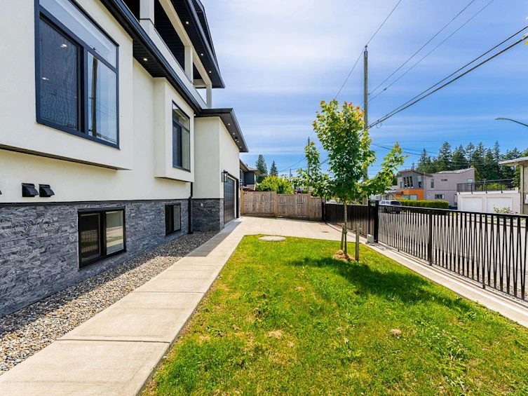 7419 1st Street, Burnaby, BC, V3N 3S9 - 35