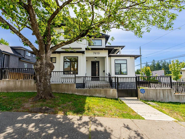 7419 1st Street, Burnaby, BC, V3N 3S9
