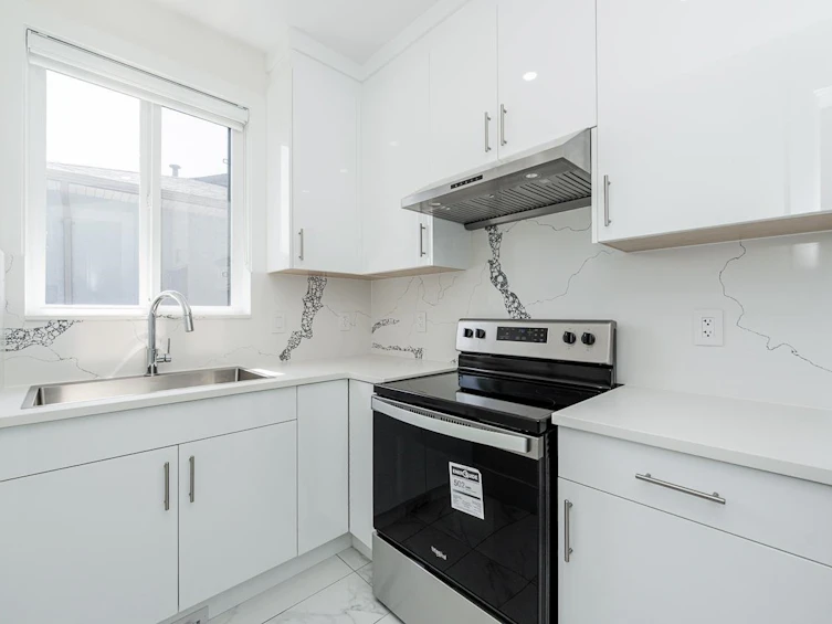 7419 1st Street, Burnaby, BC, V3N 3S9 - 15