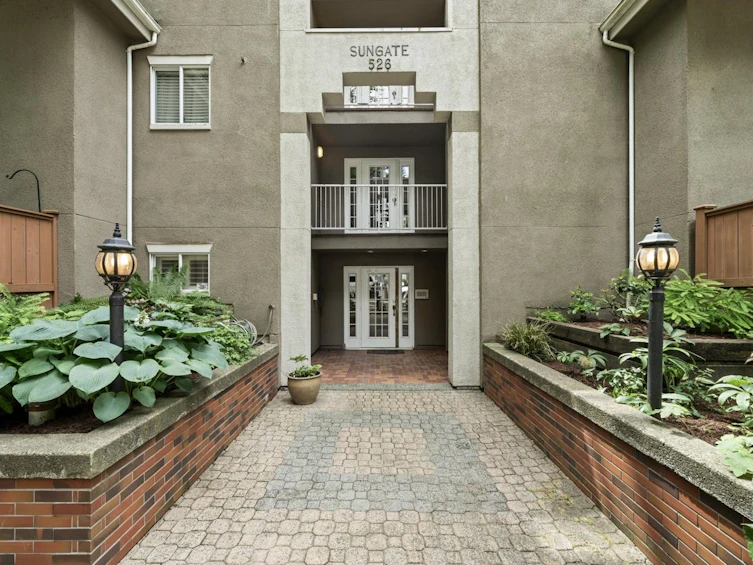 104-526 W 13th Avenue, Vancouver, BC, V5Z 1N7 - 2