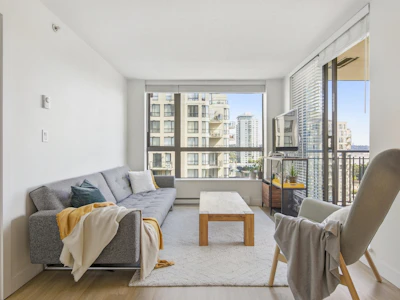 1007-833 Agnes Street - 2