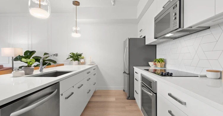 421-3333 Main Street, Vancouver, BC, V5V 3M8 - 8