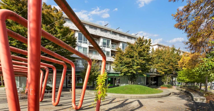 421-3333 Main Street, Vancouver, BC, V5V 3M8 - 24