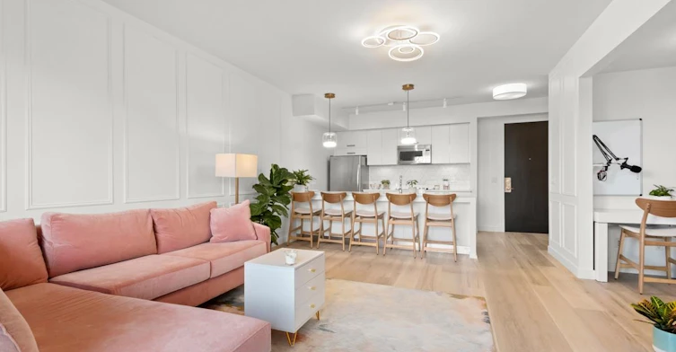 421-3333 Main Street, Vancouver, BC, V5V 3M8 - 3