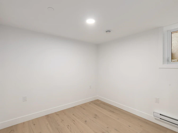 460 E 17th Avenue, Vancouver, BC, V5V 1B1 - 6