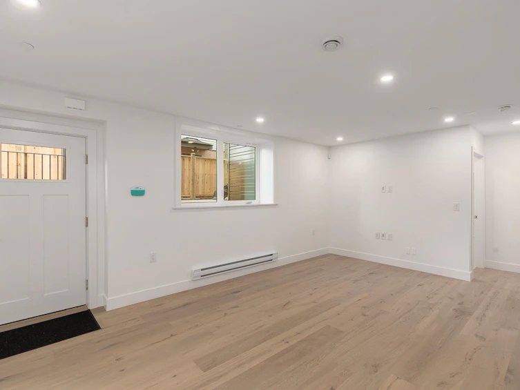460 E 17th Avenue, Vancouver, BC, V5V 1B1 - 5